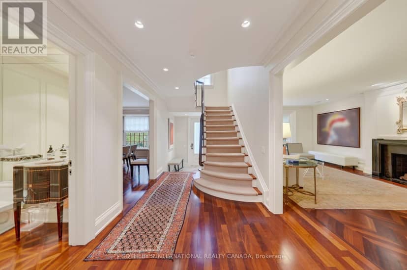 15 Alexandra Wood — photo 33 of 40