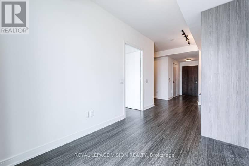 1008 - 425 Front Street E — photo 15 of 30
