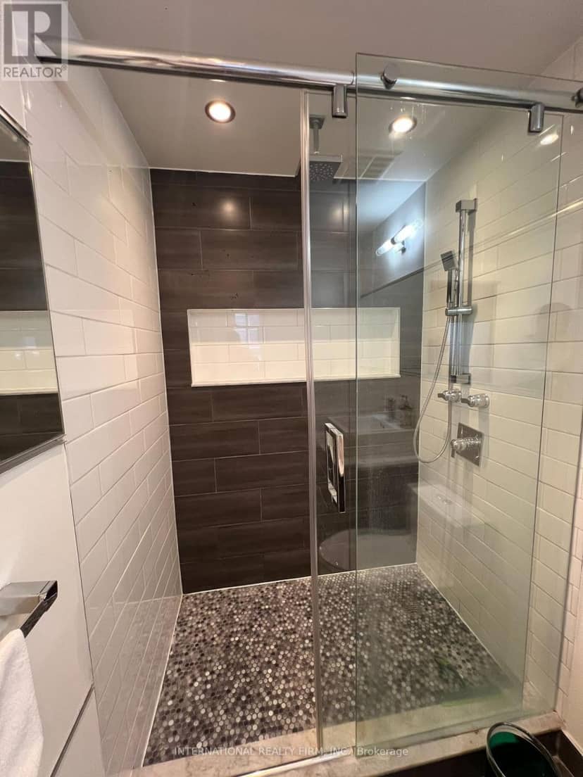 PH5 - 65 Scadding Avenue — photo 9 of 21