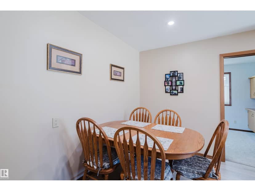 10924 35A AV NW — photo 10 of 40