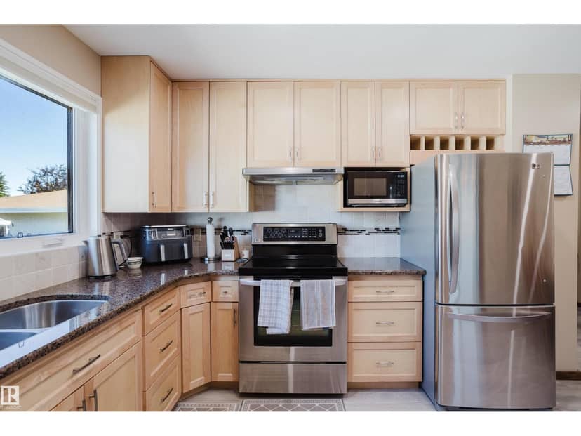 10924 35A AV NW — photo 17 of 40