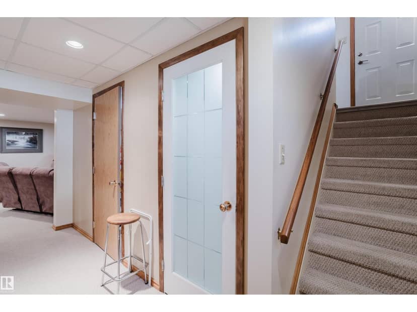 10924 35A AV NW — photo 30 of 40