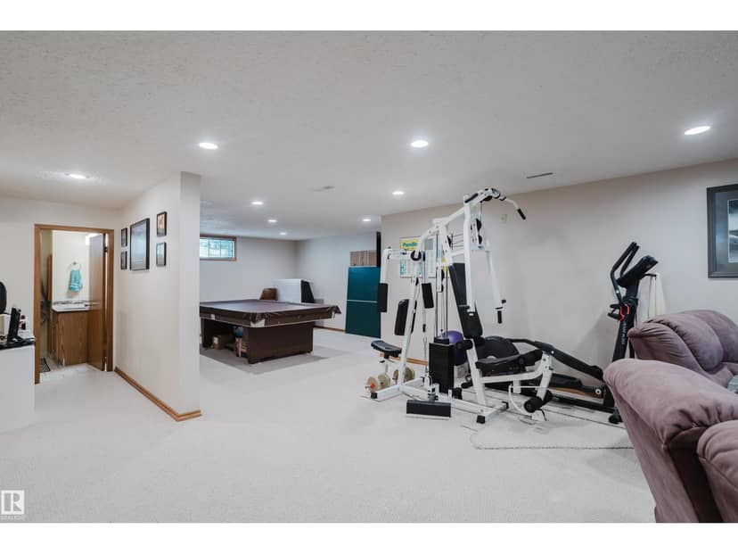 10924 35A AV NW — photo 33 of 40