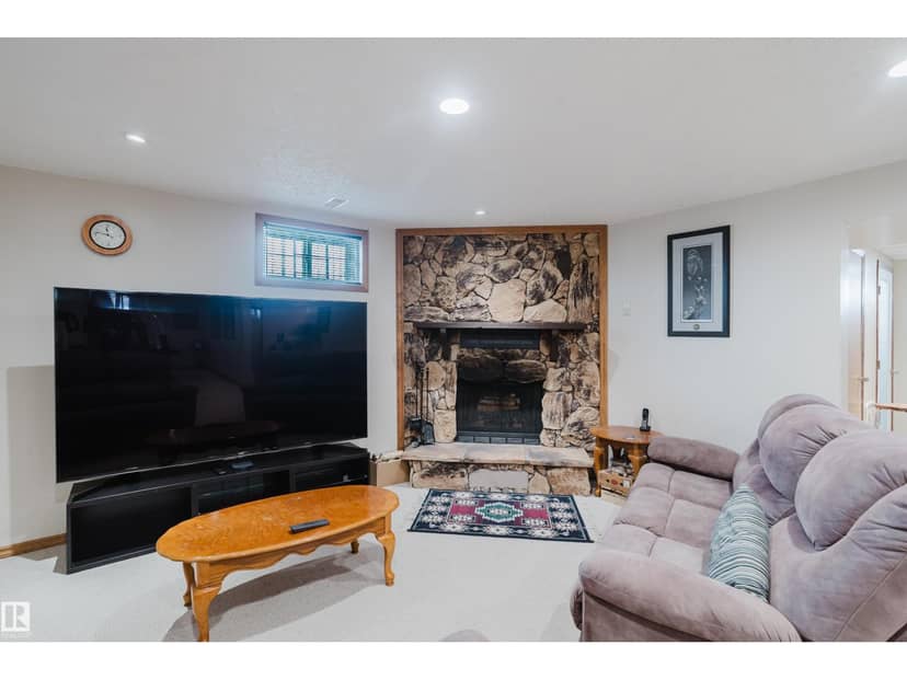 10924 35A AV NW — photo 35 of 40