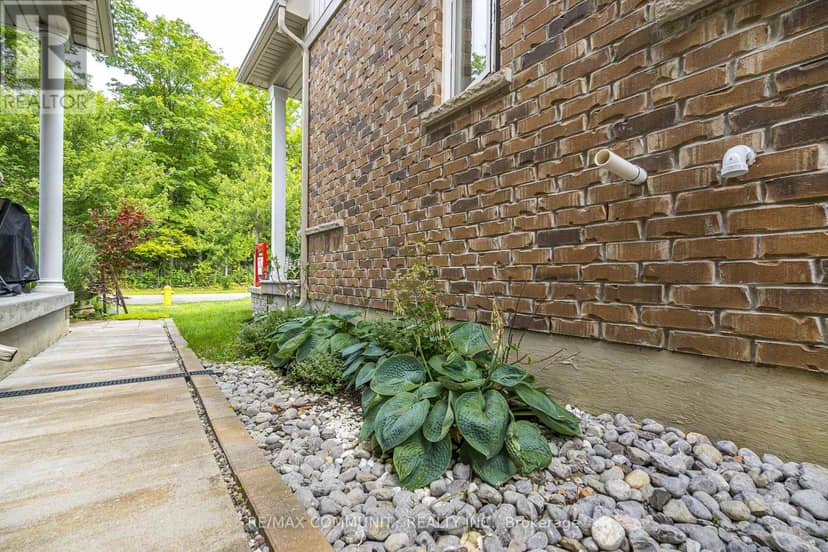 23 Holyrod Drive — photo 14 of 40