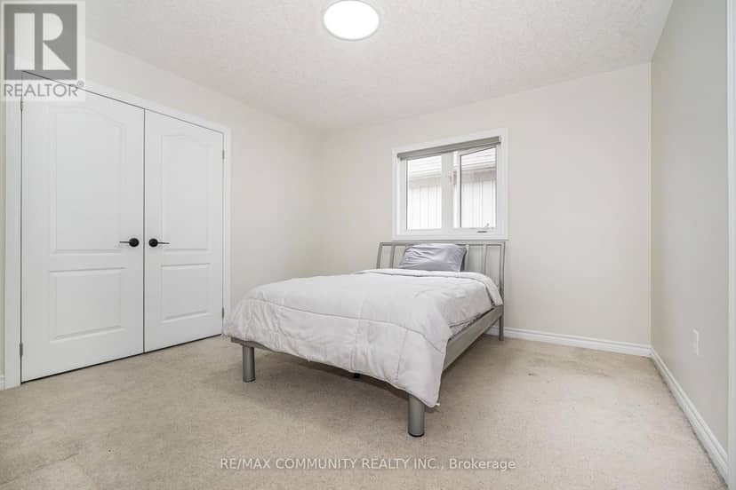 23 Holyrod Drive — photo 34 of 40