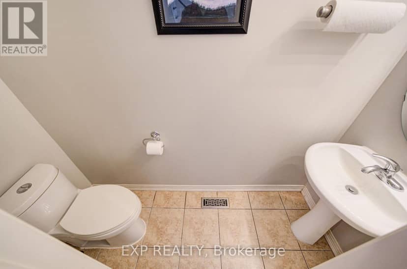 76 Ford Wilson Boulevard, Newmarket, photo 8