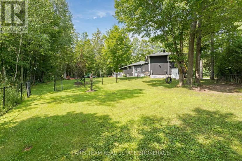 8 Joliet Crescent — photo 26 of 33