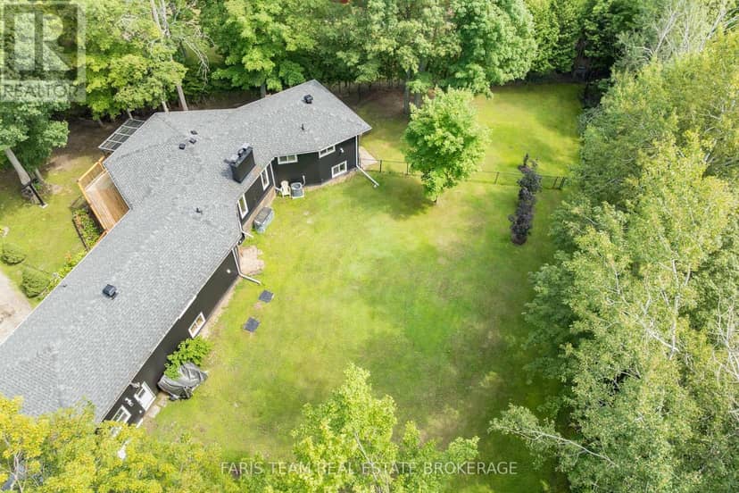 8 Joliet Crescent — photo 28 of 33