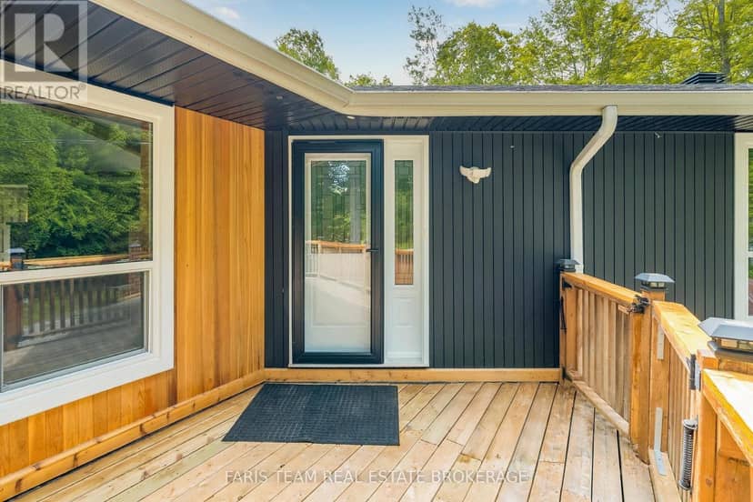 8 Joliet Crescent — photo 3 of 33