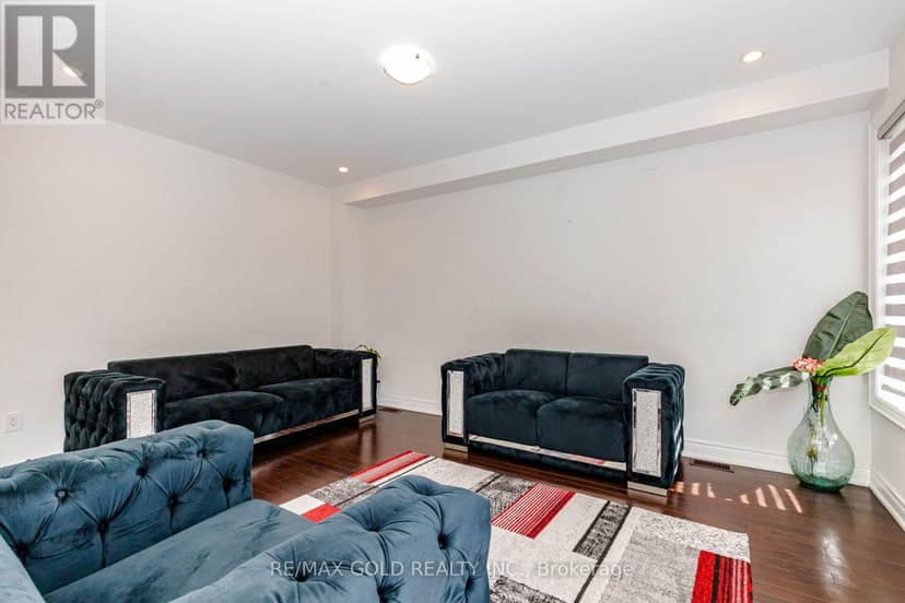 33 Tiger Crescent — photo 10 of 40