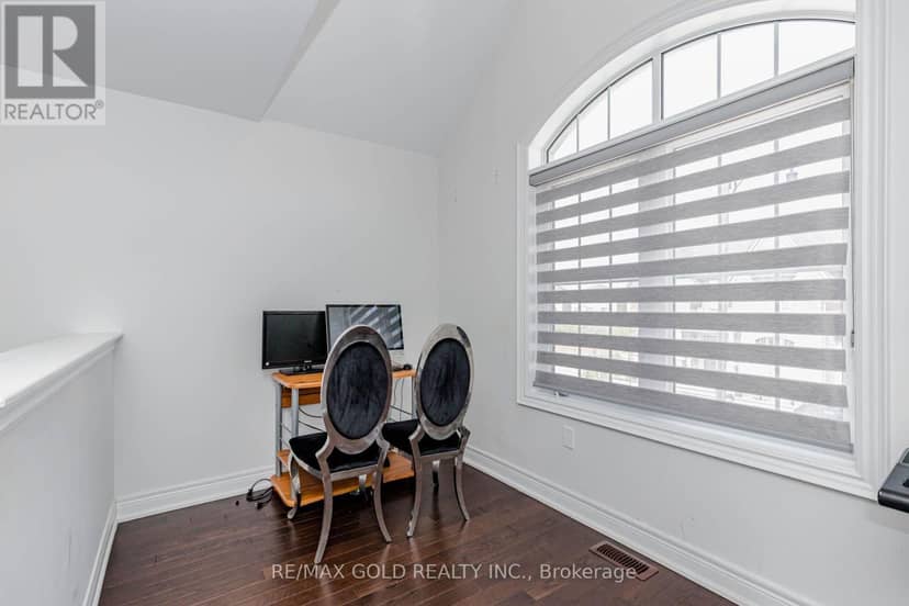 33 Tiger Crescent — photo 23 of 40