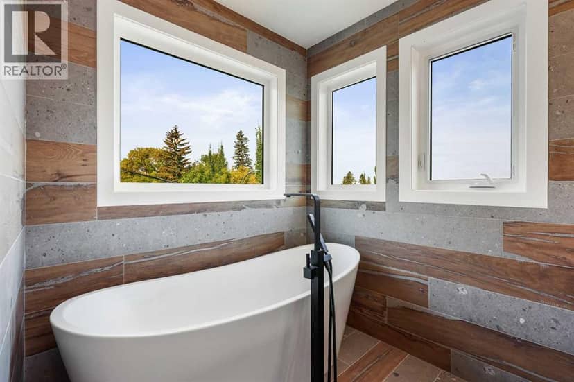 1516 22 Avenue SW — photo 20 of 38