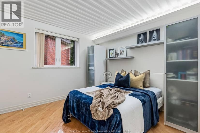 4572 Lake Grande Court — photo 32 of 40