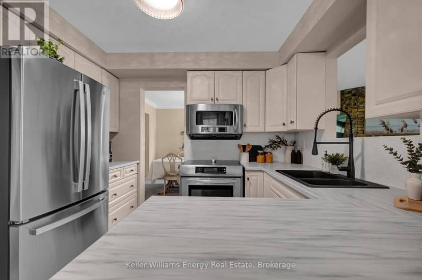 276 Andrew Street — photo 23 of 40
