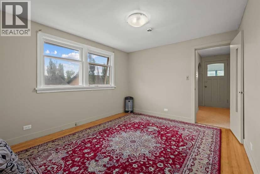 302 6 Avenue NE — photo 26 of 40