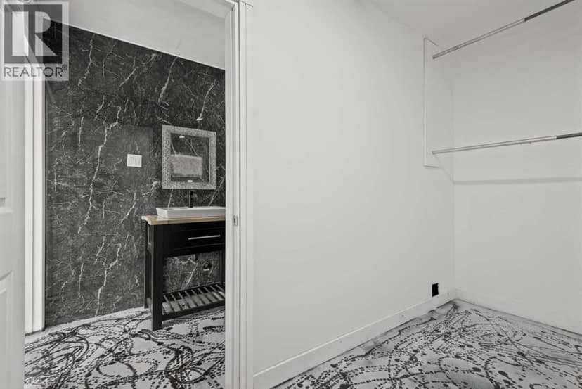 302 6 Avenue NE — photo 11 of 40