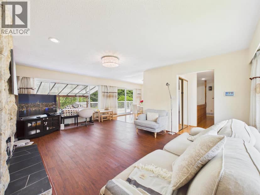6119 SERVICE STREET, Burnaby, photo 2