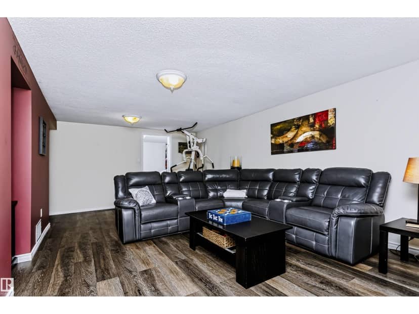 13503 135 AV NW — photo 34 of 40