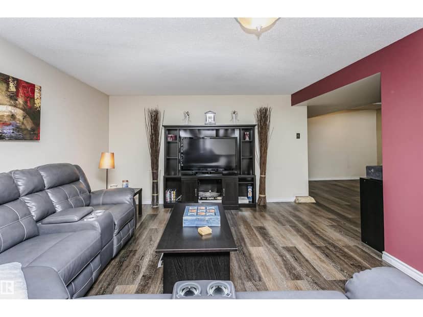 13503 135 AV NW — photo 37 of 40