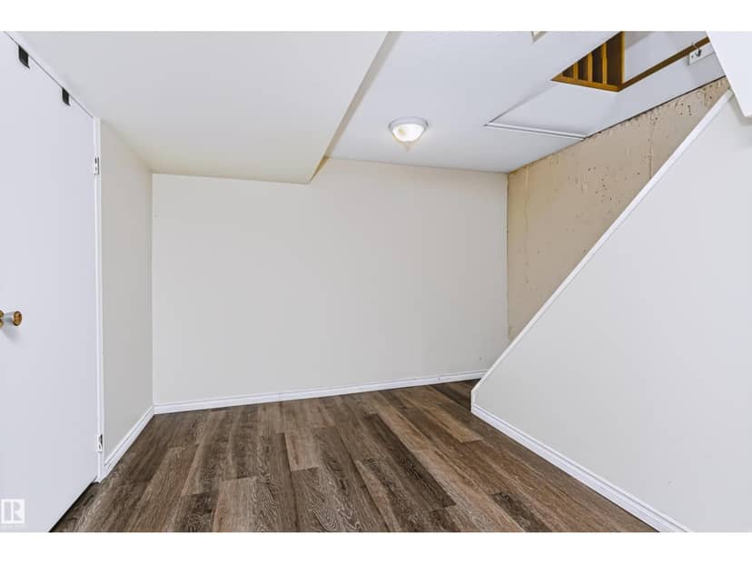 13503 135 AV NW — photo 32 of 40