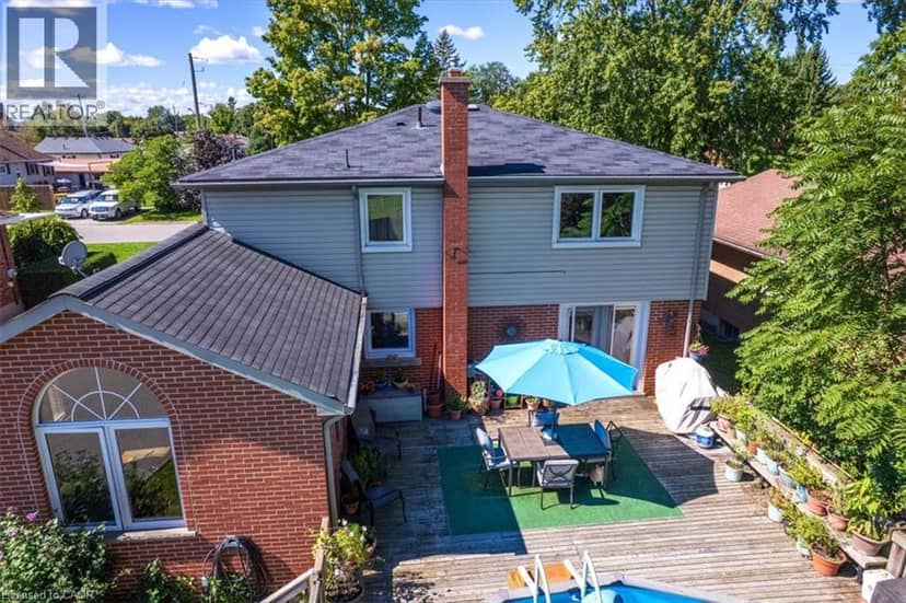 7 MARTIN Avenue — photo 11 of 40