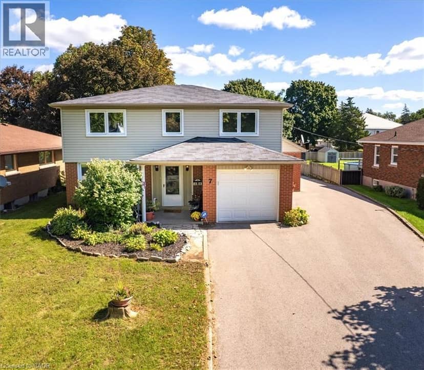 7 MARTIN Avenue — photo 2 of 40
