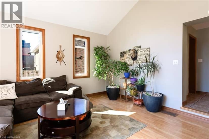 7 MARTIN Avenue — photo 25 of 40