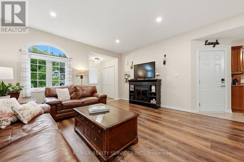 35 Sheffield Street — photo 10 of 40