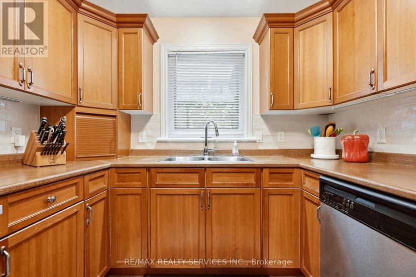 35 Sheffield Street — photo 16 of 40