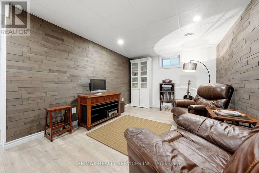 35 Sheffield Street — photo 36 of 40