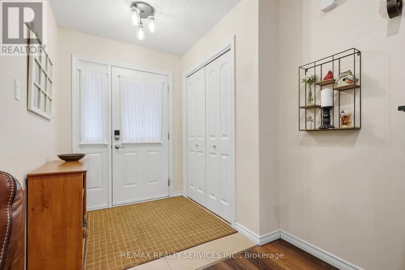 35 Sheffield Street — photo 6 of 40