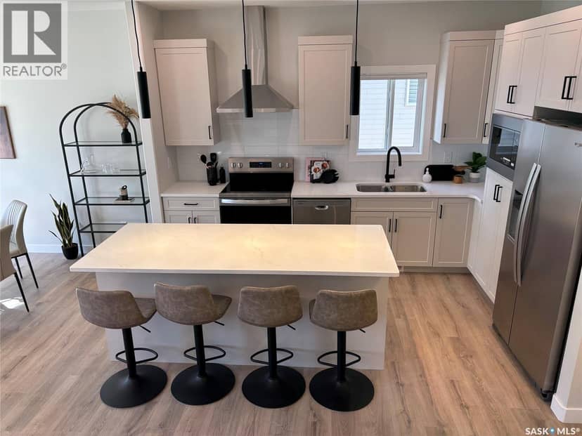 242 Asokanihkew CRESCENT — photo 5 of 17