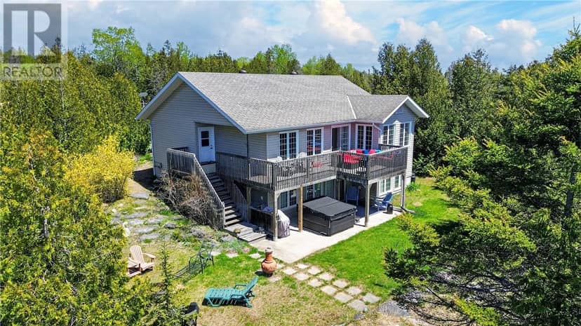 619 Lake Huron Drive, Spring Bay, Manitoulin Island, photo 2