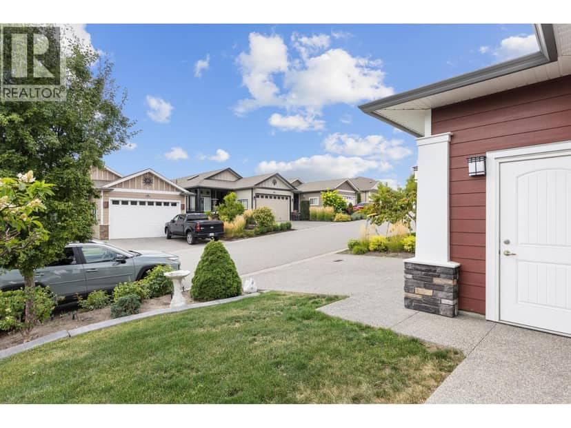 2067 Mallard Drive, Westbank, photo 3