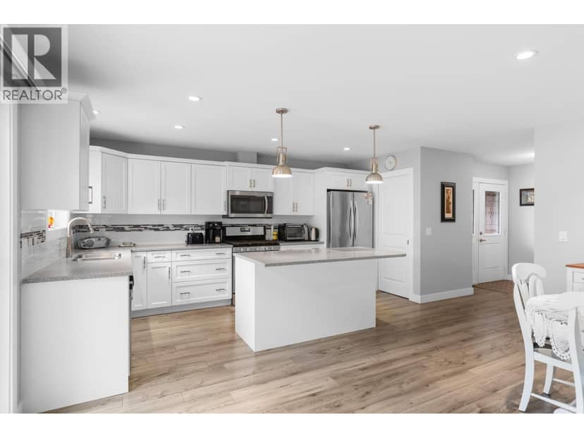 2067 Mallard Drive, Westbank, photo 6