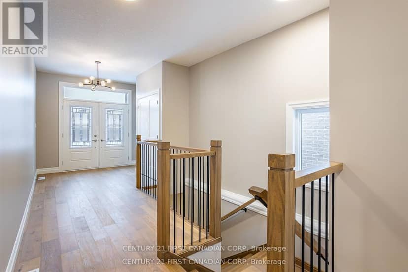 2215 Darwin Crescent — photo 4 of 30