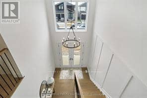 2211 Darwin Crescent — photo 17 of 34