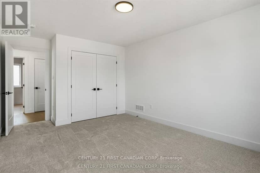 2211 Darwin Crescent — photo 28 of 34
