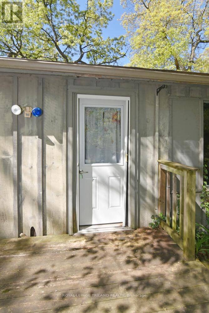 10111 Herbert Street, Lambton Shores, photo 2