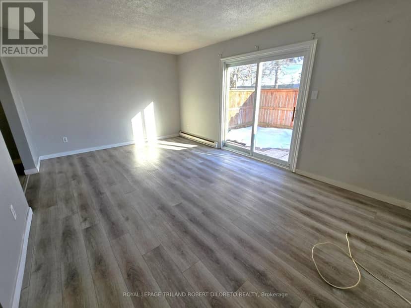 154 - 1330 Jalna Boulevard — photo 5 of 14
