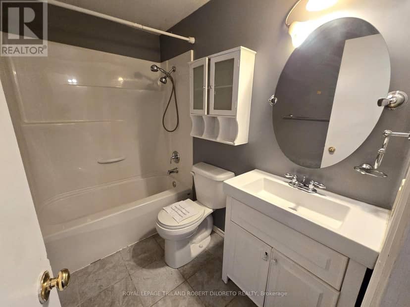 154 - 1330 Jalna Boulevard — photo 8 of 14