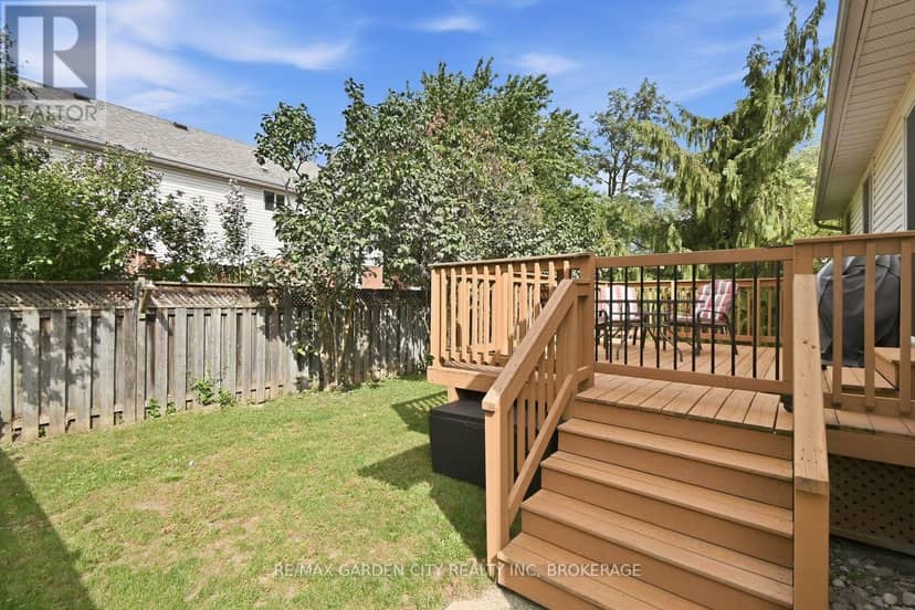 21 B Kelson Avenue N — photo 24 of 29