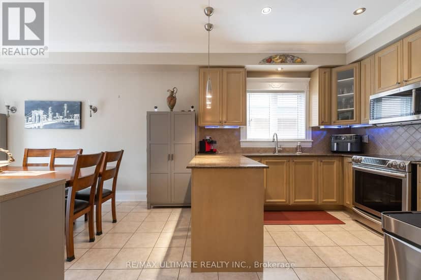 15 Ozner Crescent — photo 11 of 40
