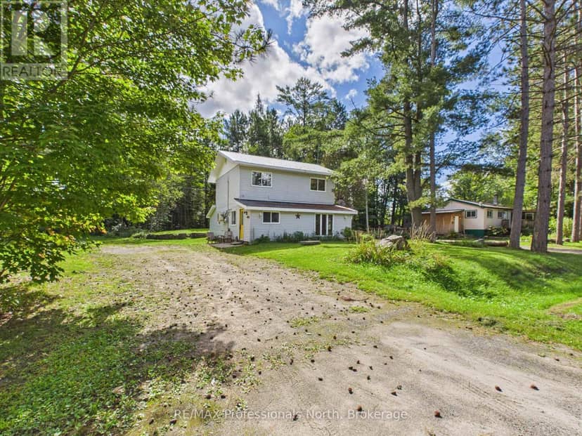 31 Hutcheson Beach Road E, Huntsville
