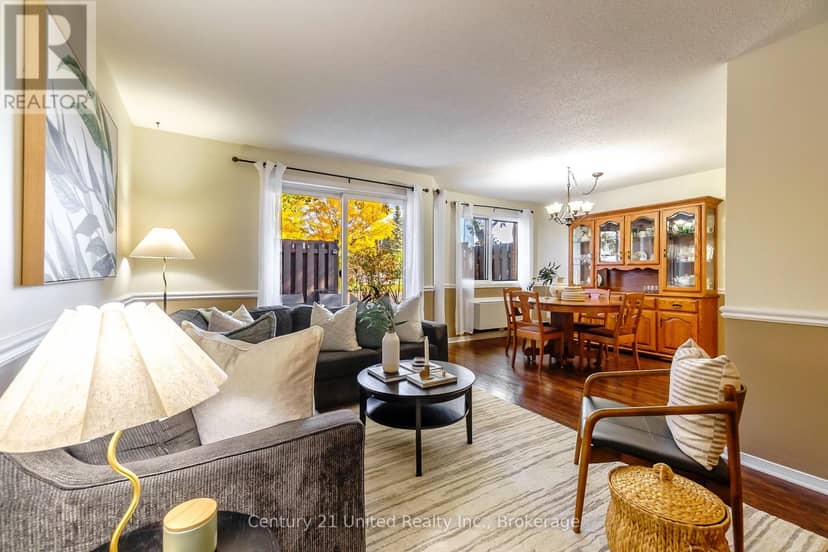 15 - 36 Champlain Crescent, Peterborough, photo 5