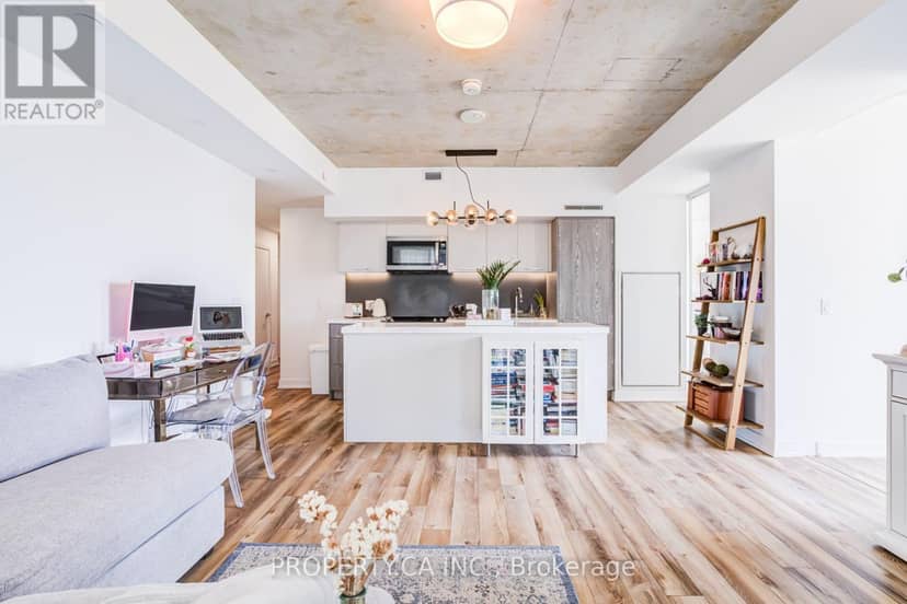 607 - 25 Baseball Place — photo 5 of 27
