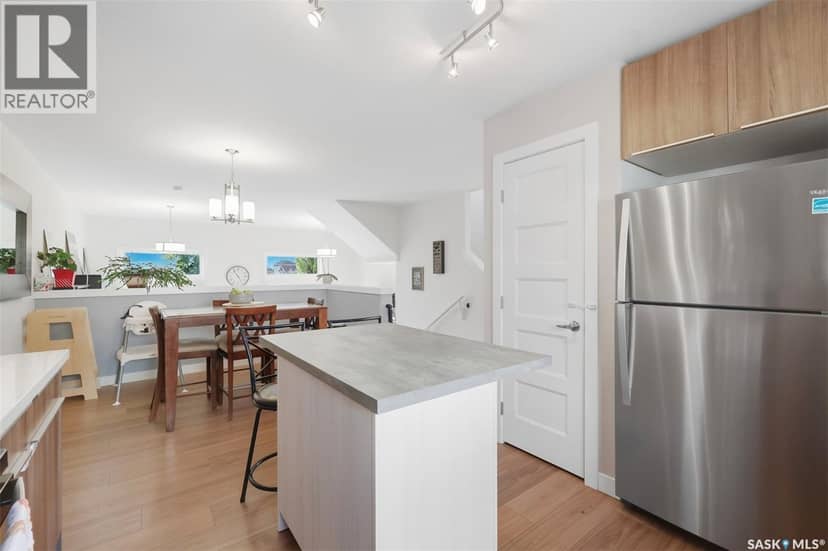 1 1060 Parr Hill DRIVE — photo 16 of 39