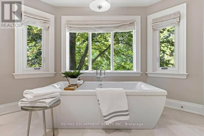 4038 Lakeshore Road — photo 35 of 40