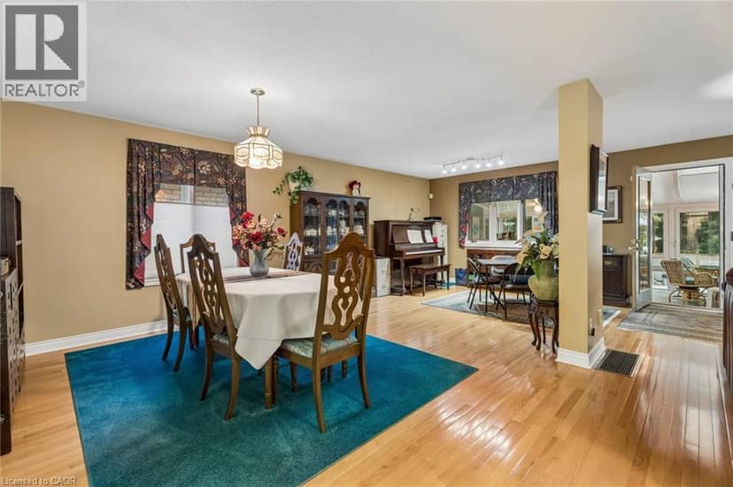 152 DUFFERIN Avenue Unit# 8 — photo 11 of 40